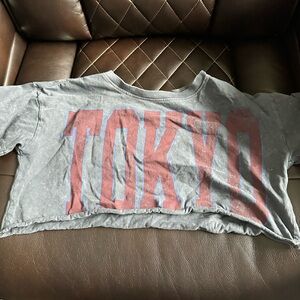 Forever 21 Gray Graphic Crop Top